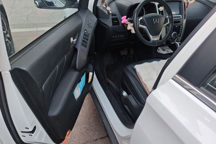 Used Luxgen U6 SUV 2014 1.8T ZhiZun Model Driver Seat