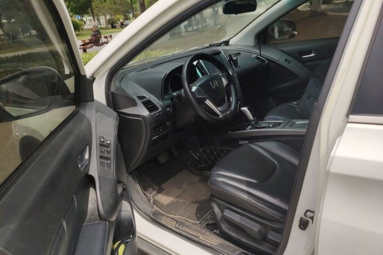 Used Luxgen U6 SUV 2014 1.8T Fashion Edition Driver Seat