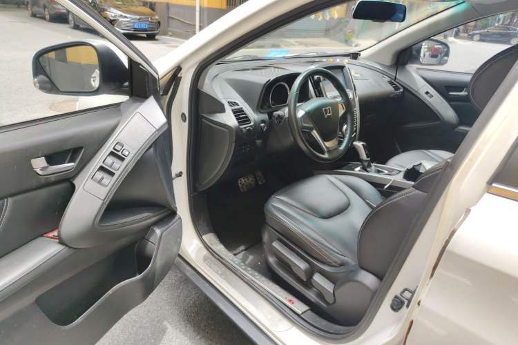 Used Luxgen U6 SUV 2014 1.8T Fashion Edition Driver Seat