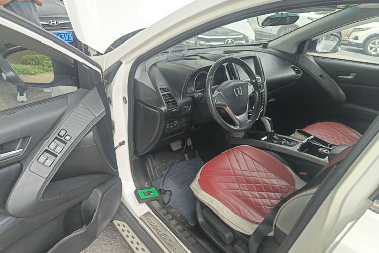 Used Luxgen U6 SUV 2014 1.8T Fashion Edition Driver Seat