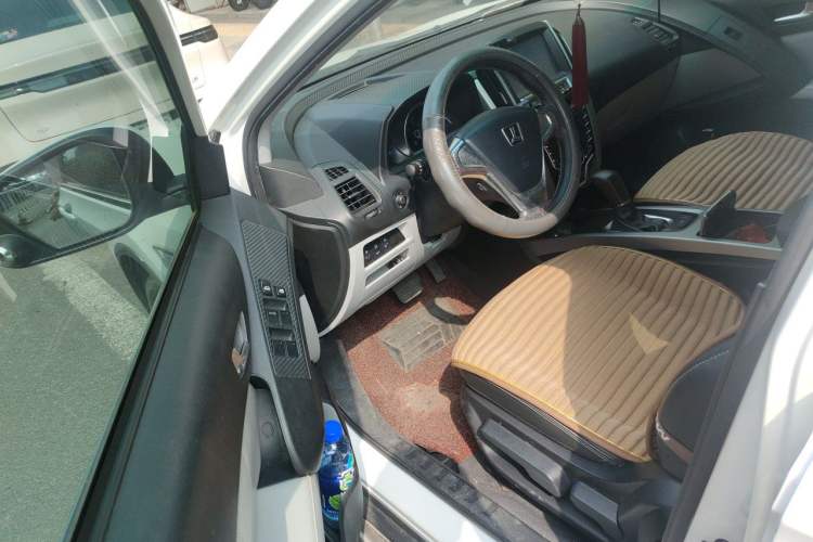 Used Luxgen U6 SUV 2014 1.8T Fashion Edition Driver Seat