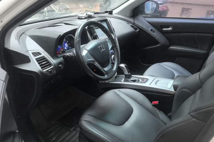 Used Luxgen U6 SUV 2014 2.0T Fashion Edition Driver Seat
