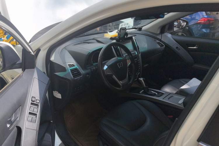 Used Luxgen U6 SUV 2014 1.8T Fashion Edition Driver Seat