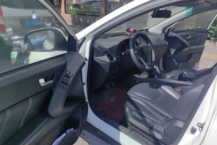 Used Luxgen U6 SUV 2014 1.8T Fashion Edition Driver Seat