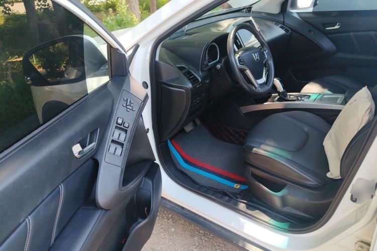 Used Luxgen U6 SUV 2014 1.8T ZhiZun Model Driver Seat