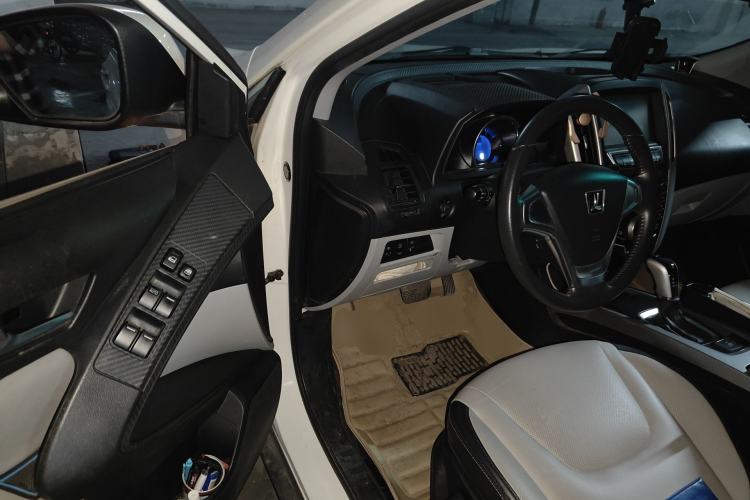 Used Luxgen U6 SUV 2014 1.8T Fashion Edition Driver Seat