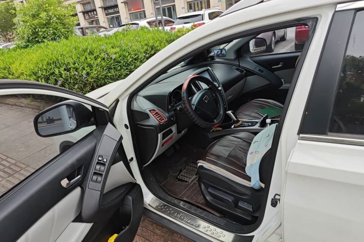 Used Luxgen U6 SUV 2014 1.8T New Innovation Type Driver Seat