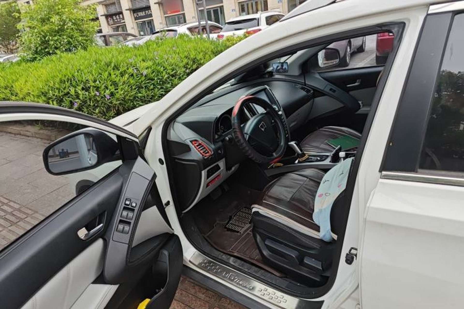 Used Luxgen U6 SUV 2014 1.8T New Innovation Type Driver Seat