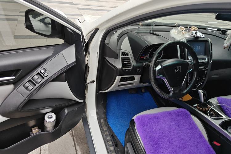Used Luxgen U6 SUV 2014 2.0T Fashion Edition Driver Seat