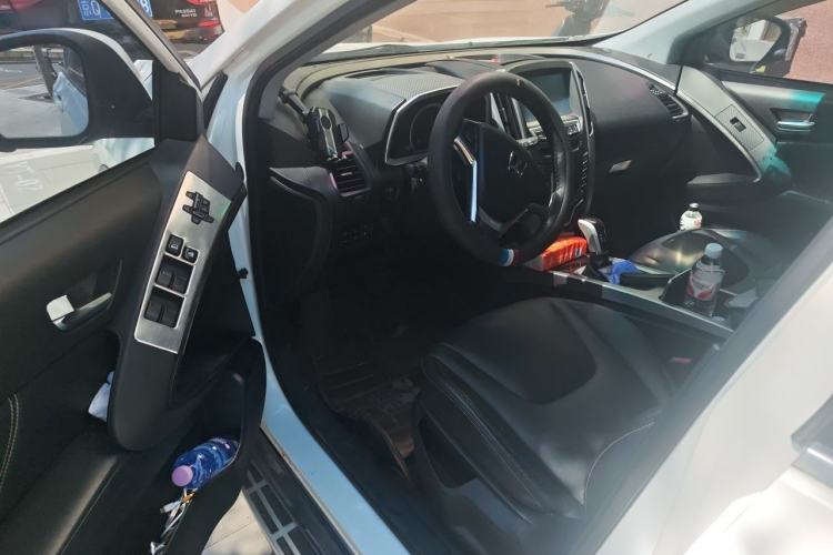 Used Luxgen U6 SUV 2014 2.0T Flagship Edition Driver Seat