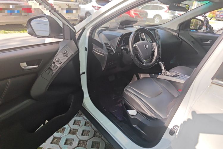 Used Luxgen U6 SUV 2014 2.0T Flagship Edition Driver Seat