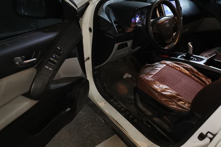 Used Luxgen U6 SUV 2014 1.8T Charm Version Driver Seat
