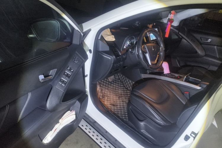 Used Luxgen U6 SUV 2014 2.0T ZhiZun Model Driver Seat