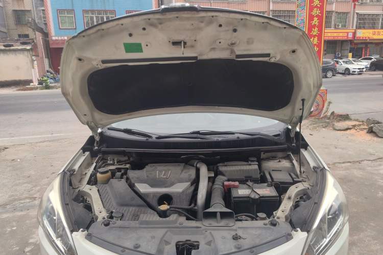 Used Luxgen U6 SUV 2014 2.0T ZhiZun Model Engine Bay