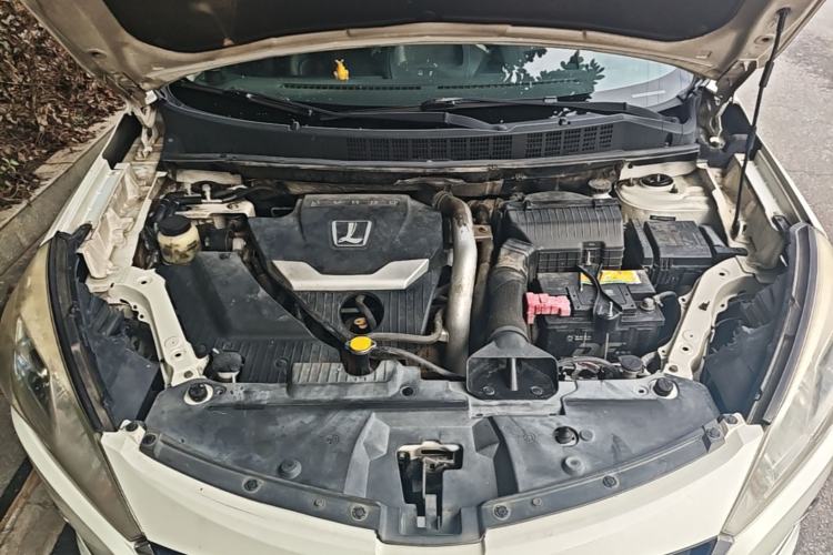 Used Luxgen U6 SUV 2014 2.0T Fashion Edition Engine Bay