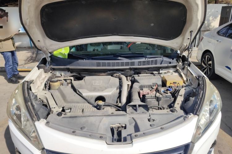 Used Luxgen U6 SUV 2014 2.0T ZhiZun Model Engine Bay