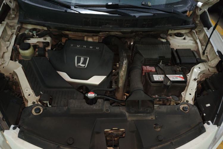 Used Luxgen U6 SUV 2014 1.8T ZhiZun Model Engine Bay