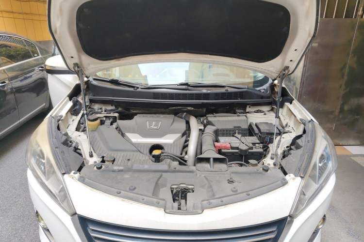 Used Luxgen U6 SUV 2014 1.8T Fashion Edition Engine Bay