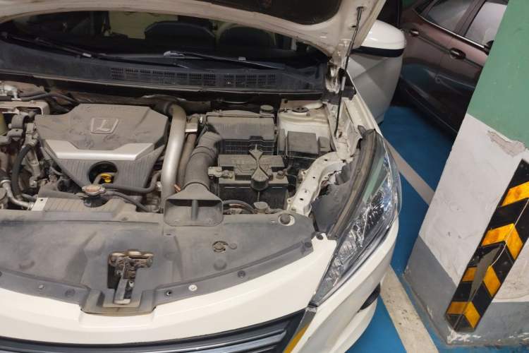 Used Luxgen U6 SUV 2014 1.8T Charm Version Engine Bay Left