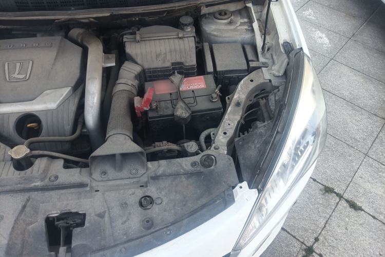 Used Luxgen U6 SUV 2014 2.0T ZhiZun Model Engine Bay Left