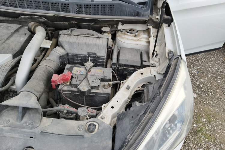 Used Luxgen U6 SUV 2014 1.8T Fashion Edition Engine Bay Left
