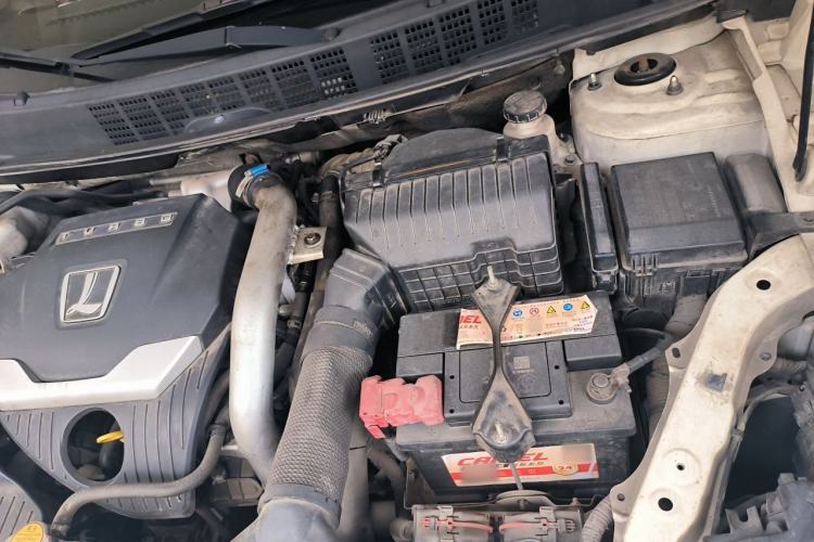 Used Luxgen U6 SUV 2014 1.8T Fashion Edition Engine Bay Left