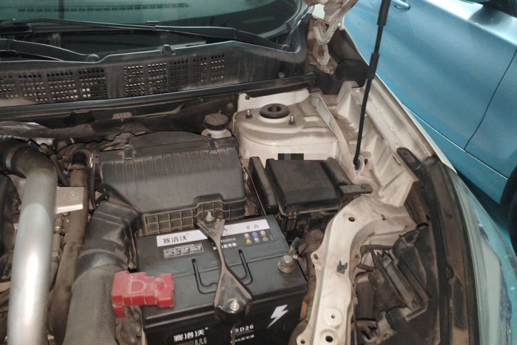 Used Luxgen U6 SUV 2014 1.8T Fashion Edition Engine Bay Left