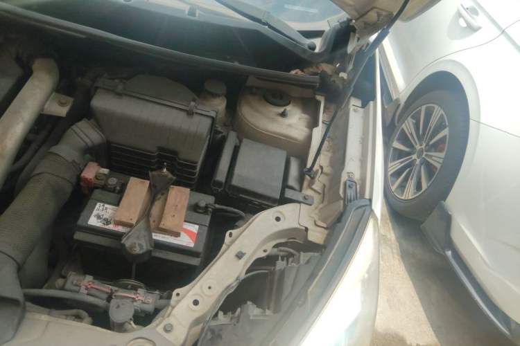 Used Luxgen U6 SUV 2014 1.8T Fashion Edition Engine Bay Left