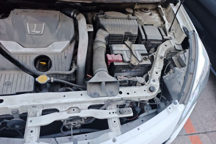 Used Luxgen U6 SUV 2014 1.8T ZhiZun Model Engine Bay Left