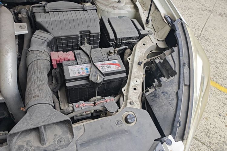 Used Luxgen U6 SUV 2014 1.8T Fashion Edition Engine Bay Left