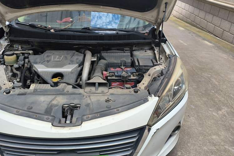 Used Luxgen U6 SUV 2014 1.8T ZhiZun Model Engine Bay Left