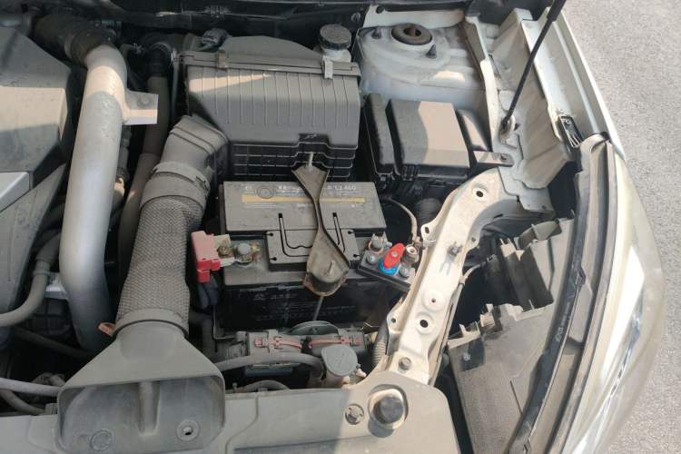 Used Luxgen U6 SUV 2014 1.8T Fashion Edition Engine Bay Left