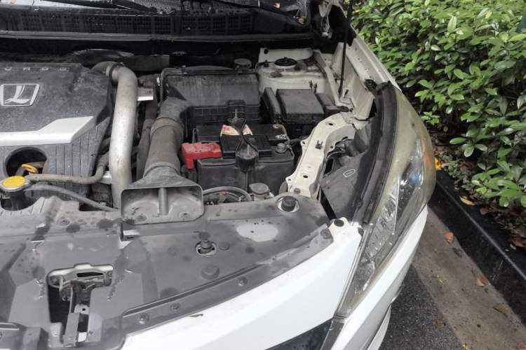 Used Luxgen U6 SUV 2014 2.0T Fashion Edition Engine Bay Left