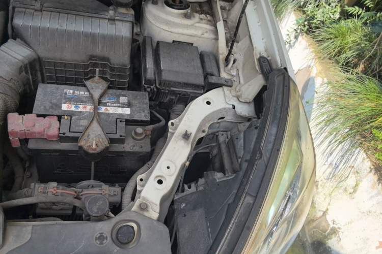 Used Luxgen U6 SUV 2014 1.8T Fashion Edition Engine Bay Left