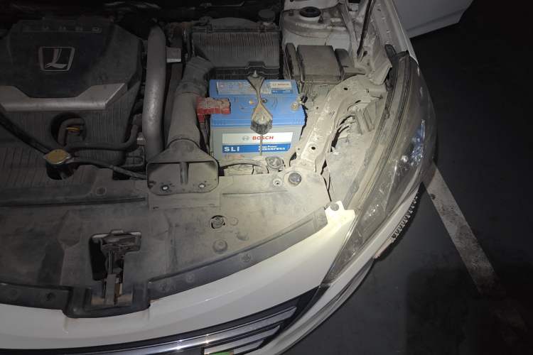 Used Luxgen U6 SUV 2014 1.8T Fashion Edition Engine Bay Left