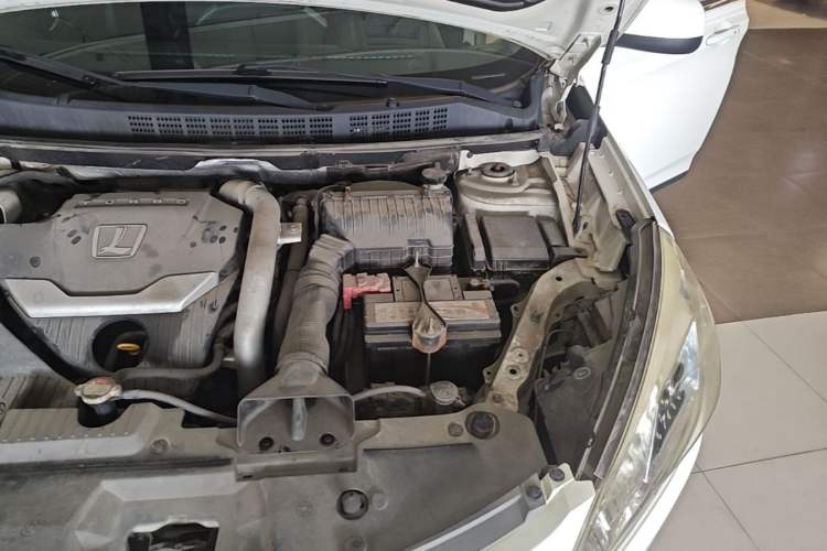 Used Luxgen U6 SUV 2014 2.0T ZhiZun Model Engine Bay Left
