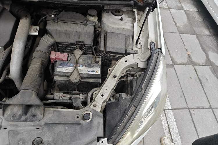 Used Luxgen U6 SUV 2014 2.0T Fashion Edition Engine Bay Left