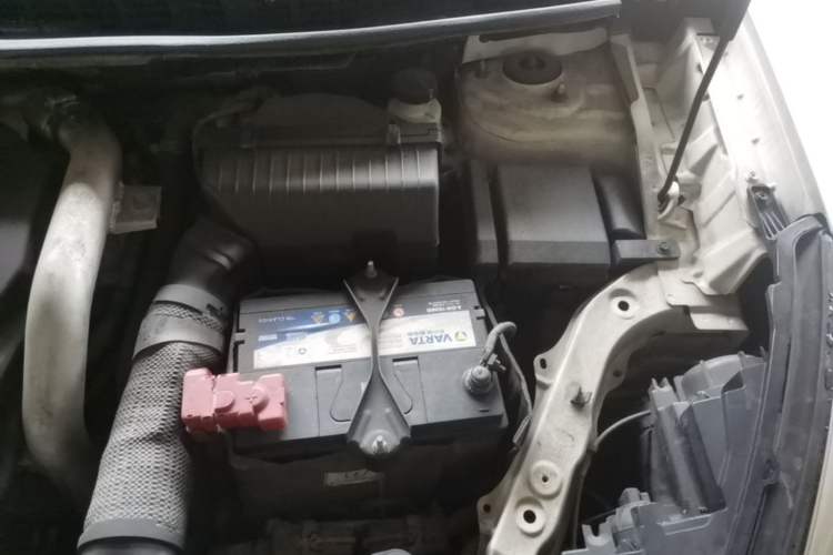 Used Luxgen U6 SUV 2014 2.0T ZhiZun Model Engine Bay Left