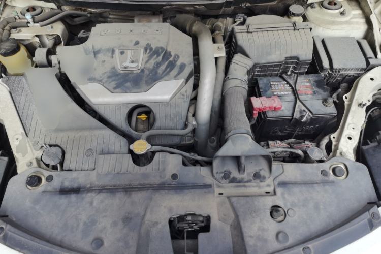 Used Luxgen U6 SUV 2014 2.0T ZhiZun Model Engine Bay