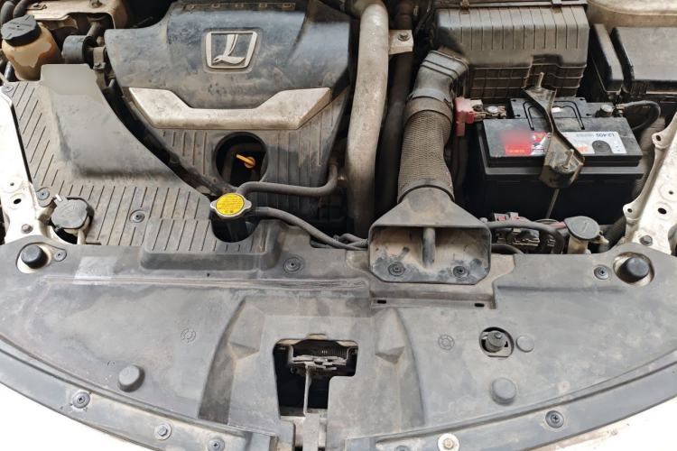 Used Luxgen U6 SUV 2014 2.0T ZhiZun Model Engine Bay