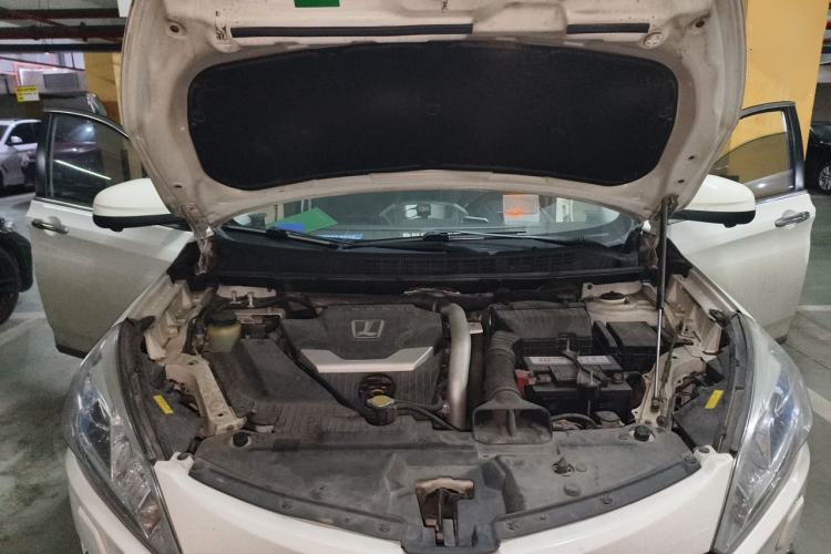 Used Luxgen U6 SUV 2014 2.0T Flagship Edition Engine Bay