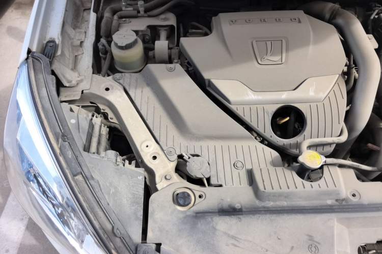 Used Luxgen U6 SUV 2014 1.8T Fashion Edition Engine Bay Right