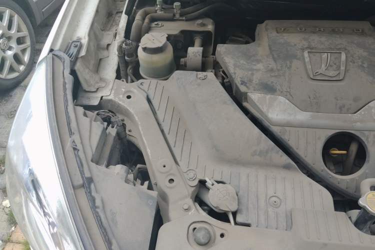 Used Luxgen U6 SUV 2014 1.8T Fashion Edition Engine Bay Right