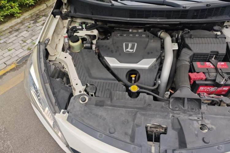 Used Luxgen U6 SUV 2014 1.8T Charm Version Engine Bay Right