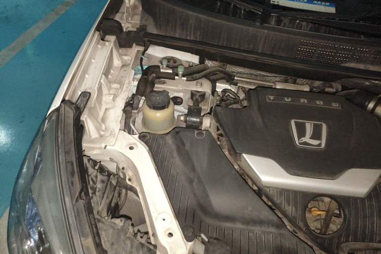 Used Luxgen U6 SUV 2014 1.8T Fashion Edition Engine Bay Right