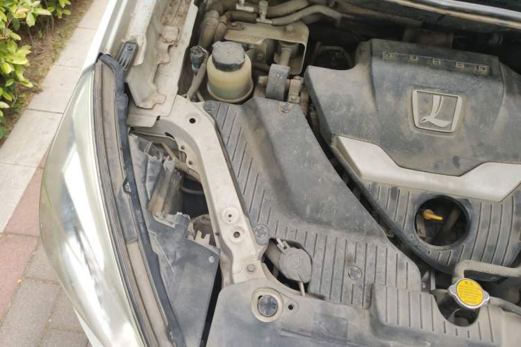 Used Luxgen U6 SUV 2014 1.8T Fashion Edition Engine Bay Right