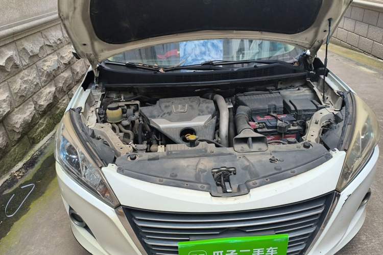 Used Luxgen U6 SUV 2014 1.8T ZhiZun Model Engine Bay Right