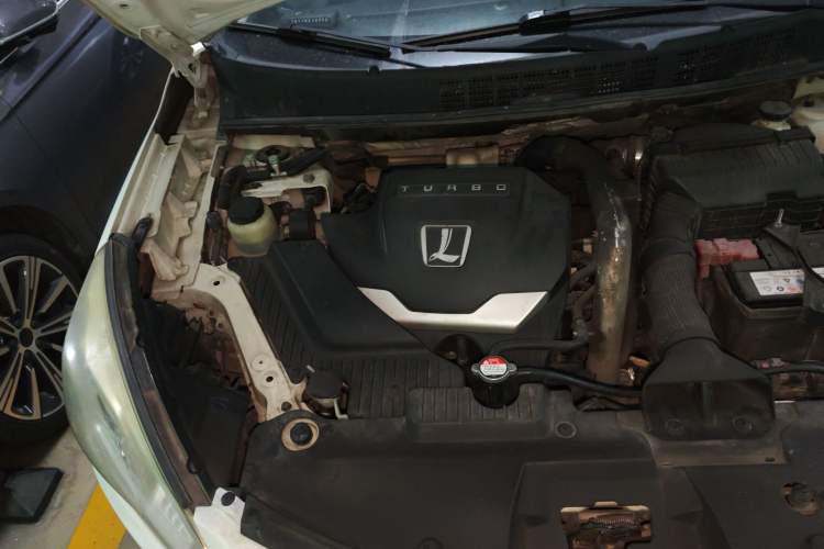 Used Luxgen U6 SUV 2014 1.8T ZhiZun Model Engine Bay Right