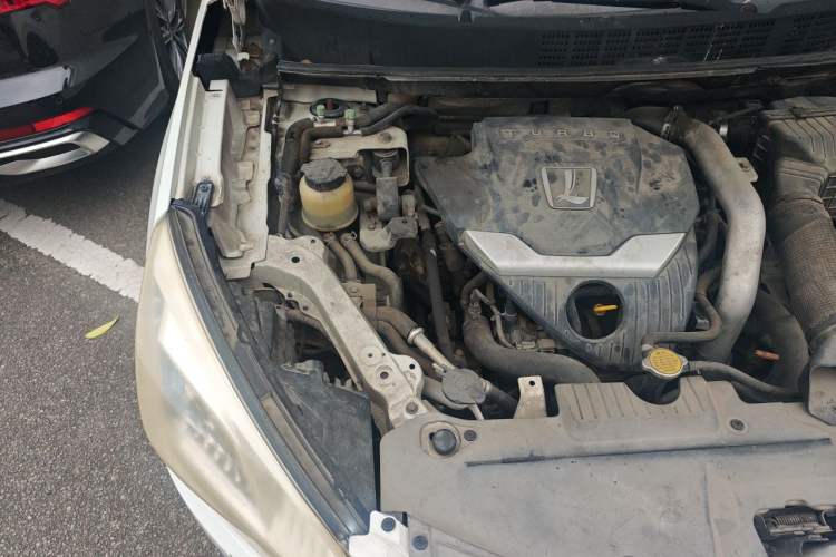 Used Luxgen U6 SUV 2014 1.8T Fashion Edition Engine Bay Right