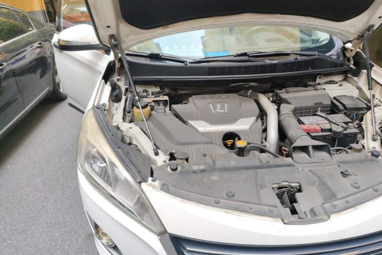 Used Luxgen U6 SUV 2014 1.8T Fashion Edition Engine Bay Right